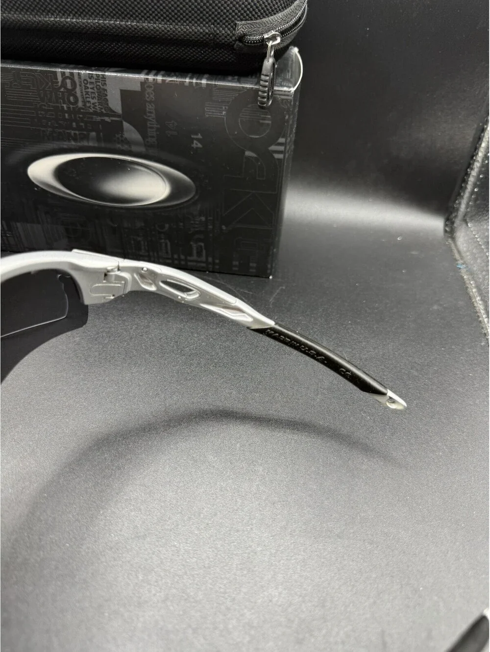 Oakley Radarlock Path Silver/Ice Iridium Lenses oo9181-03